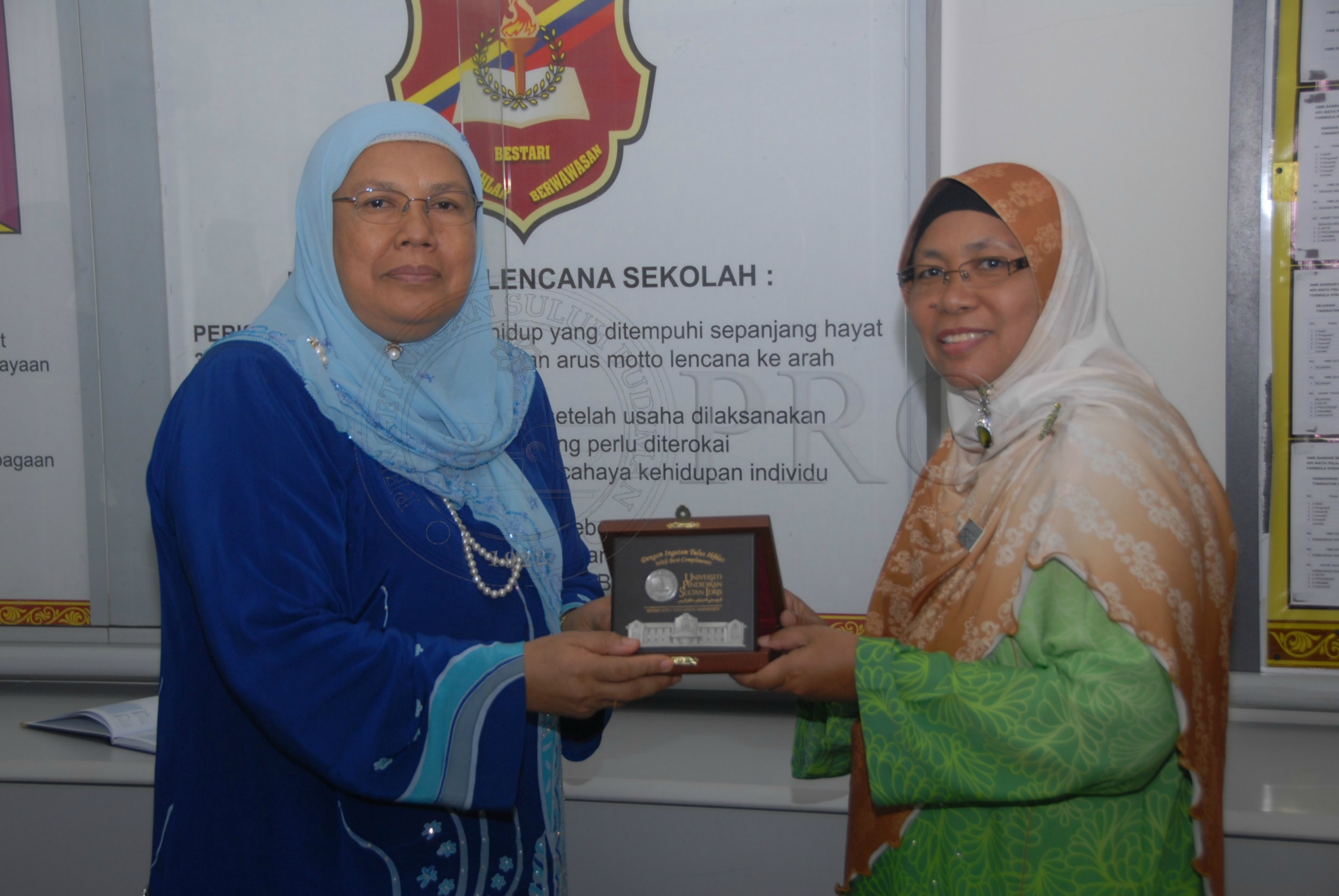 PRO 14 01 SEKOLAH FBA 8129